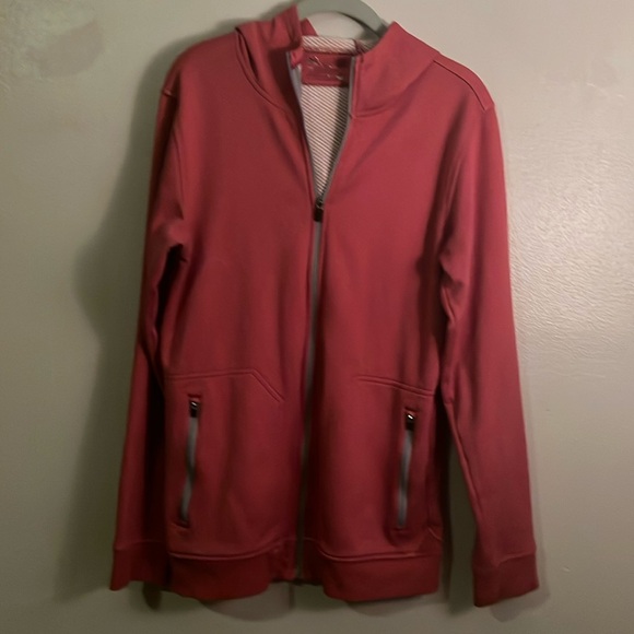 Red Umbro running sweatshirt. - Picture 1 of 1